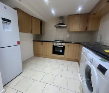 10 Botwell Court 118 Headstone Road, Harrow, Middlesex - Photo 6