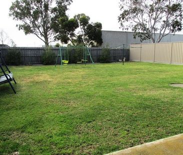 FAMILY HOME WITH LARGE YARD - Photo 5