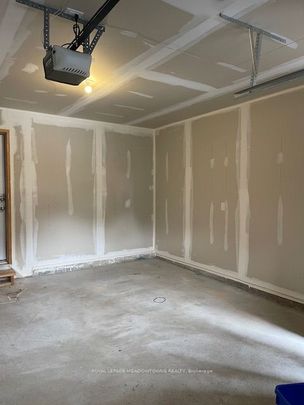 For Lease - 3315 Sixth Line, Oakville, Ontario - Photo 1