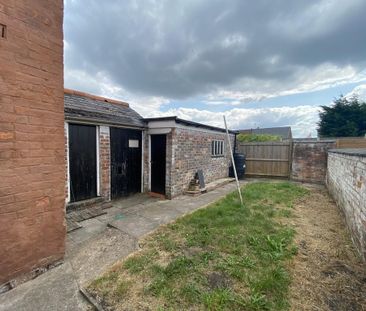 4 bedroom terraced house to rent - Photo 4