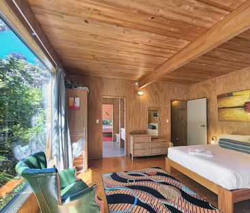 Charming Two-Storey 3-Bedroom Home in Palm Beach – $875/week - Photo 4