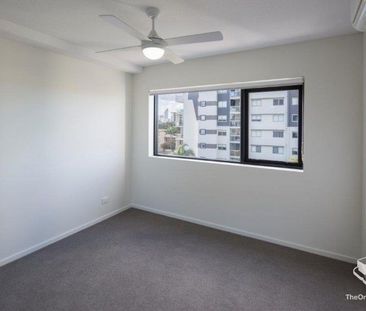 Experience the Best of Urban Living in the Heart of Woolloongabba! - Photo 6