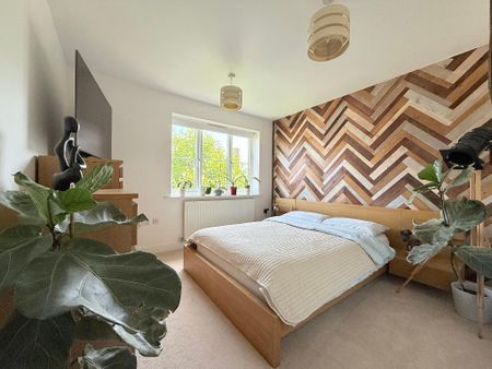 Semi Detached House - Photo 3