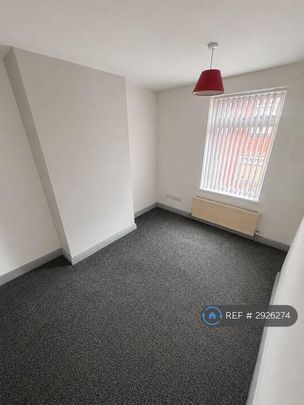 4 bedroom terraced house to rent - Photo 1