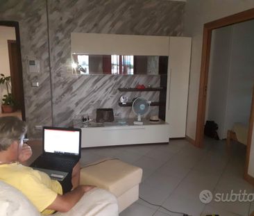 Bilocale arredato con grande balcone, 800 tutto i - Foto 1
