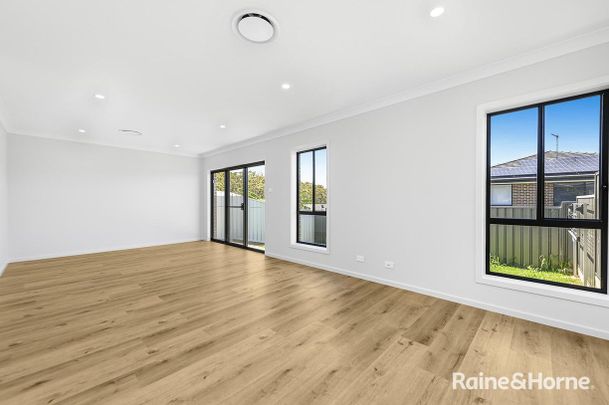 Brand-New 4-Bedroom Villa in a Modern, Convenient Location - Photo 1