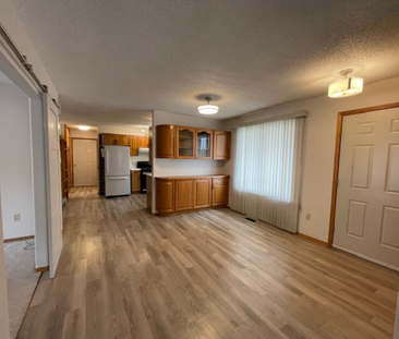 2 Bedroom Main Floor just off 8th Street - Photo 4
