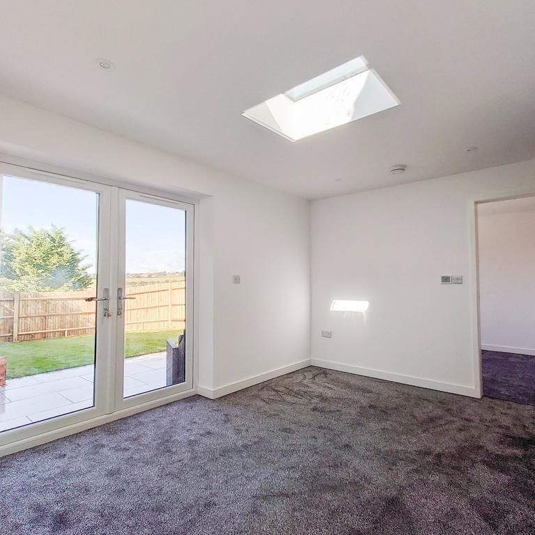 5 bedroom detached house to rent - Photo 1