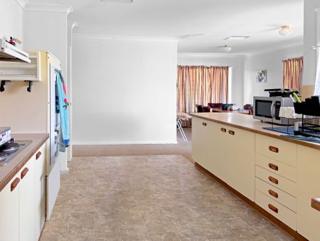 Cozy Home in East Dubbo - Photo 2