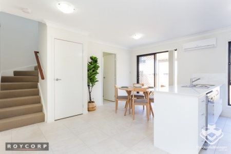 Lovely Modern Townhouses for Rent - Photo 2