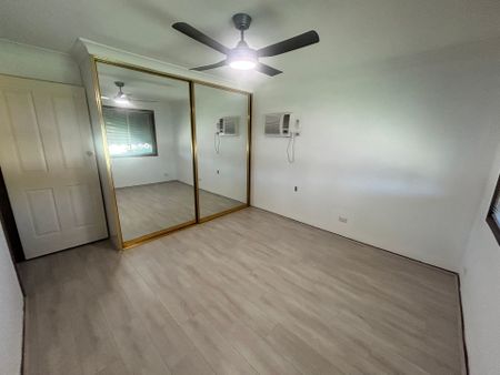 Lovely Home with Detached Garage! - Photo 5