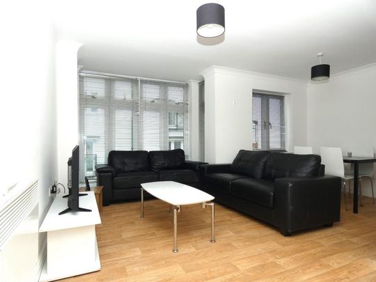 2 bedroom flat to rent - Photo 1