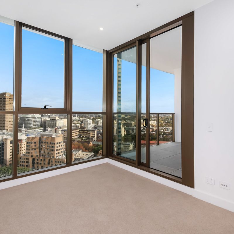 One bedroom plus large study in Level 27 - Photo 1