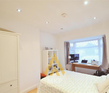 4 bedroom semi-detached house to rent - Photo 5