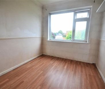 4 bedroom end of terrace house to rent - Photo 3