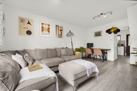 Wrexham Road, E3, London - Photo 4
