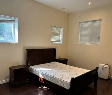 One bed one bath near Yonge and Finch for rent - Photo 1