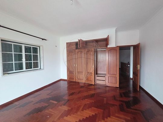 Moradia T5 em Santarém - Foto 1