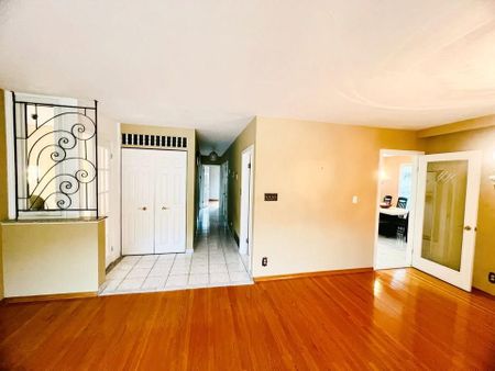 For Lease - 78 Wincott Drive, Toronto, Ontario - Photo 2