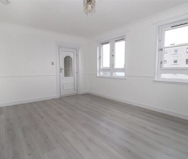 3 bedroom flat to rent - Photo 6