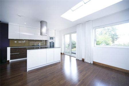 4 bedroom terraced house to rent - Photo 5