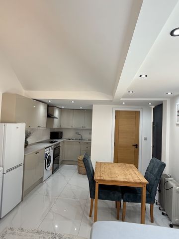 Room in a Shared House, Windermere Avenue, SW19 - Photo 4