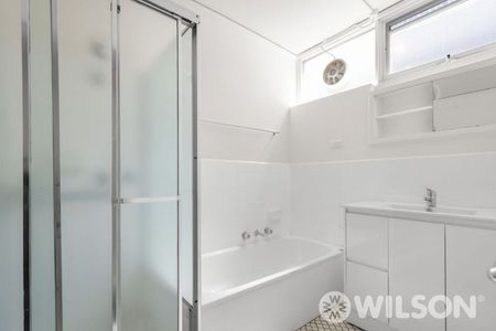 Large light filled unit in the perfect location - Photo 3