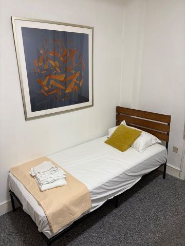 Studio Flat, Castletown Road, W14 - Photo 2