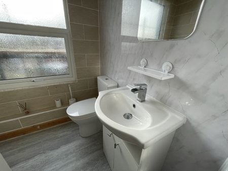 Mansfield Road, SUTTON-IN-ASHFIELD, NG17 - Photo 5