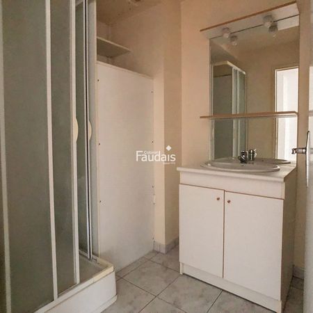 Location Appartement 2 pièces 36m² COUTANCES 50200 - Photo 4