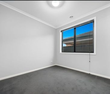 3 Bedroom house in Clyde North! - Photo 3