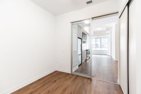 For Lease - 395 Dundas Street West Street Unit# 224, Oakville, Ontario - Photo 2