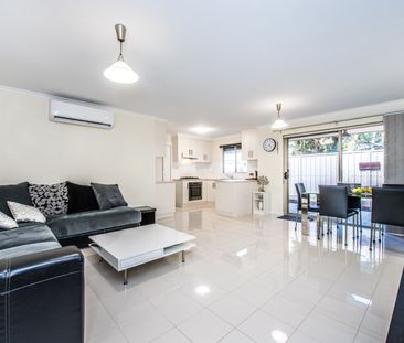 10 Raphael Cresent, Morphett Vale SA 5162 - House For Rent | Domain - Photo 5