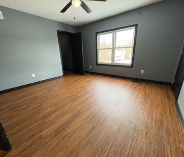 For Lease - 5815 Dorchester Road, Niagara Falls, Ontario - Photo 4