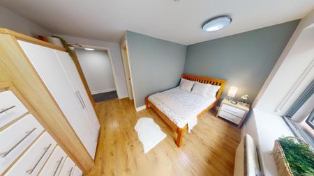 4 bedroom flat to rent - Photo 4