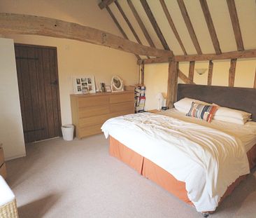 Newarks Barn – Three Bedrooms Detached Barn To Rent in Good Easter - Photo 1