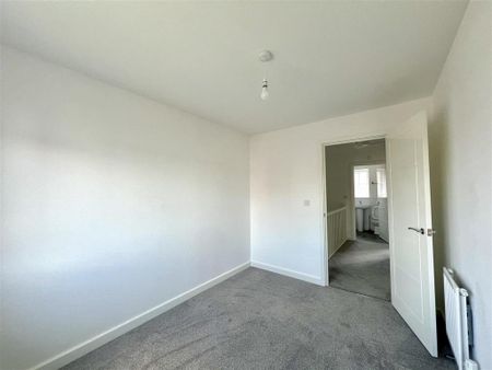3 bedroom semi-detached house to rent - Photo 3