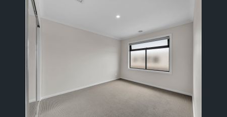 DELIGHTFUL HOME NEEDING TENANTS TO LOOK AFTER IT. - Photo 5