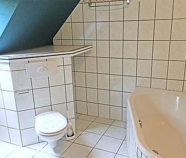 Dachgeschosswohnung mit Extras! - Photo 1