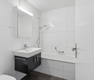 Charming 3.5-room apartment with balcony in a central location Rubigen - Photo 6