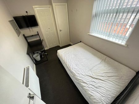 Grafton Street Room 7 - Photo 5