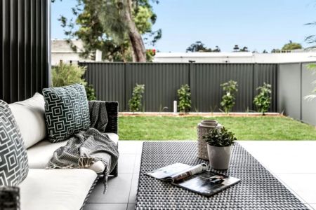 Impeccable Residence of Contemporary Style and Superior Quality - Photo 5