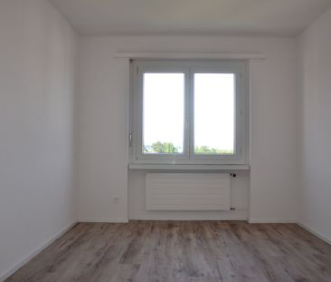 "moderne 4.5-Zimmer-Wohnung an zentraler Lage mit Lift im Haus" - Foto 3
