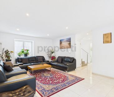 Cozy row house in Basel with 6.5 rooms - Photo 1