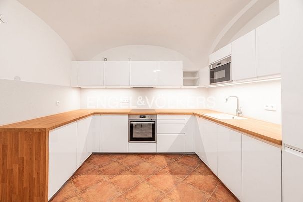 Pronájem bytu 2+1 65 m² - Photo 1