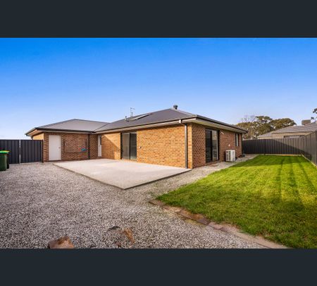3 McCubbin Street, Huntly, Vic 3551 - Photo 2