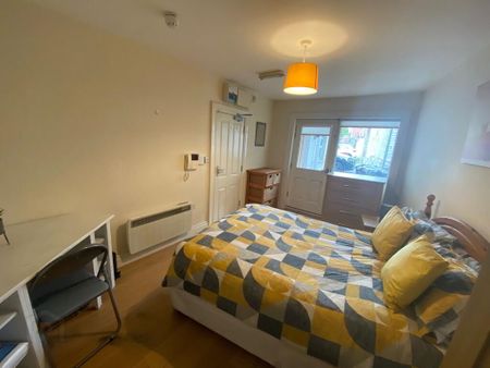 Lisburn Road, Room 1, Most Bills Included, Belfast, BT9 6BT - Photo 3