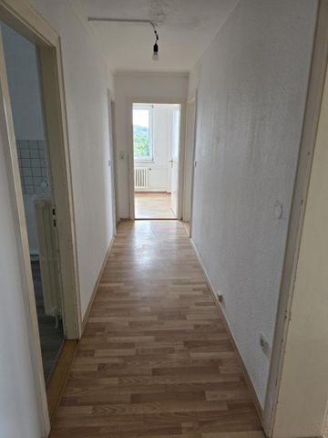 Modernisierte 3-Zimmer-Wohnung mit ca. 73,83m² Wohnfläche und Loggia - Foto 4