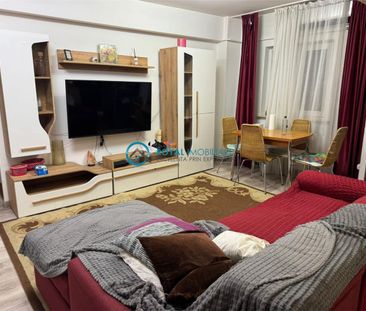 Royal Imobiliare Inchiriere apartament 3 camere zona Malu Rosu - Fotografie 4