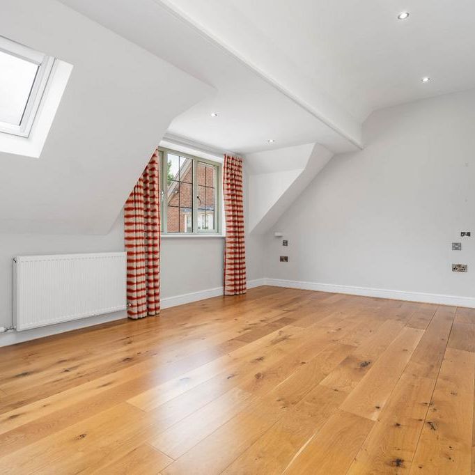 4 bedroom detached house to rent - Photo 1